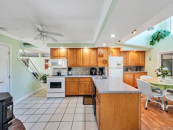 3rd image of 3591 Fiddler Lane