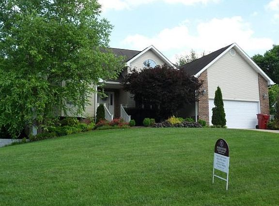 2nd image of 304 Glen Oaks Dr