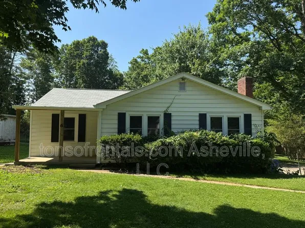 6 Atkins St, Arden, NC 28704