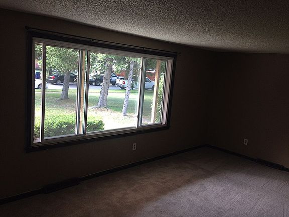 4th image of 16 Fairgreen Dr