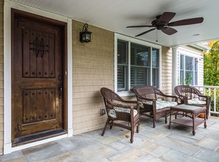 105 Washington Dr, Centerport, NY 11721