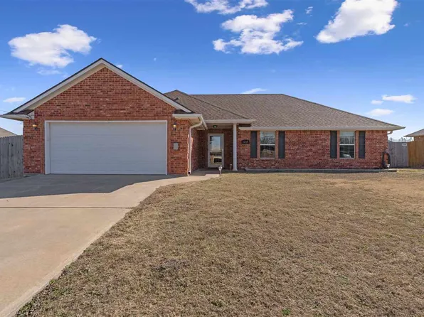 1214 1st St, Elgin, OK 73538