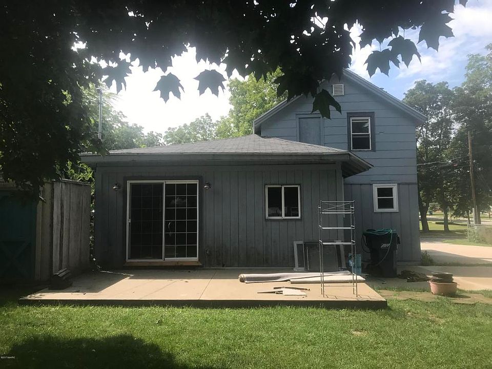 2nd image of 304 S Webster St
