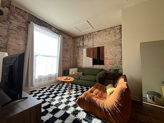 Living room - apartment not furnished