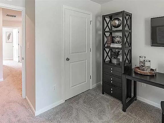 2nd image of 1143 Lova Ln