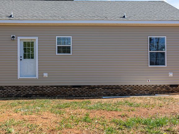 4th image of 277 Chamberlain Way