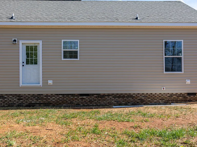 243 Chamberlain Way — Photo 2