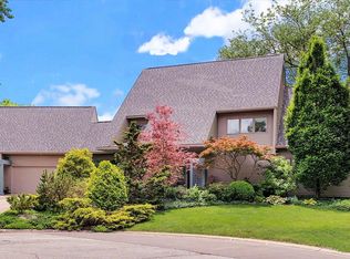 4 Moraine Ct, Champaign, IL