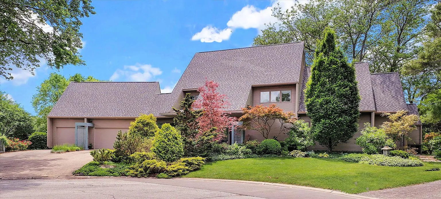4 Moraine Ct photo 1