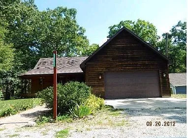 10745 Frankfort photo 1