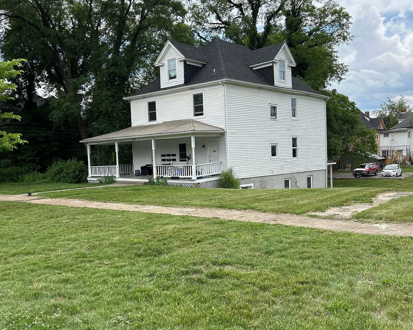 Patterson,SW,1422 — Photo 1