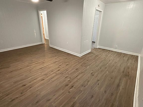 5th image of 3550 Hines St