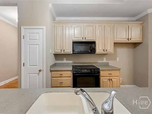 4th image of 122 Flatrock Court
