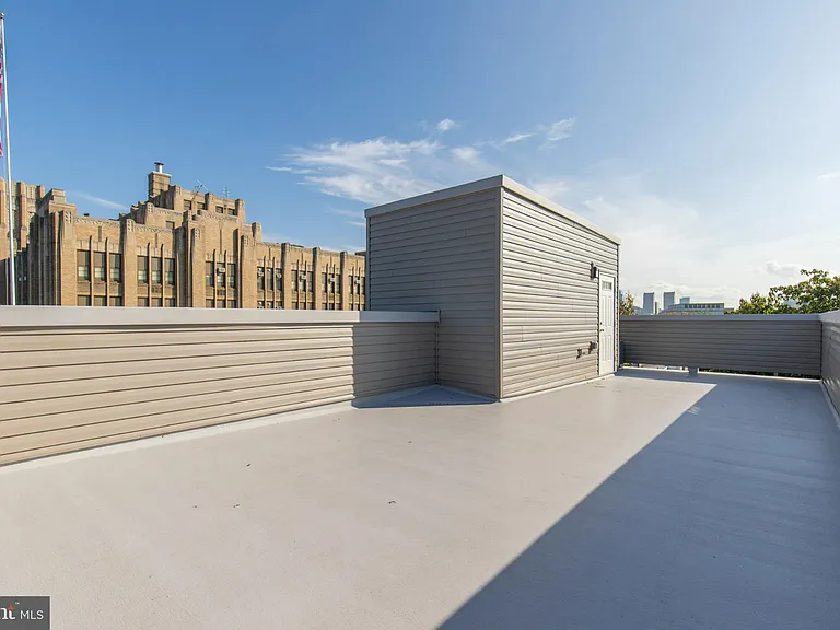 2406 W Master St #2 — Photo 30