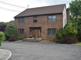 387 River Rd, East Hanover, NJ 07936