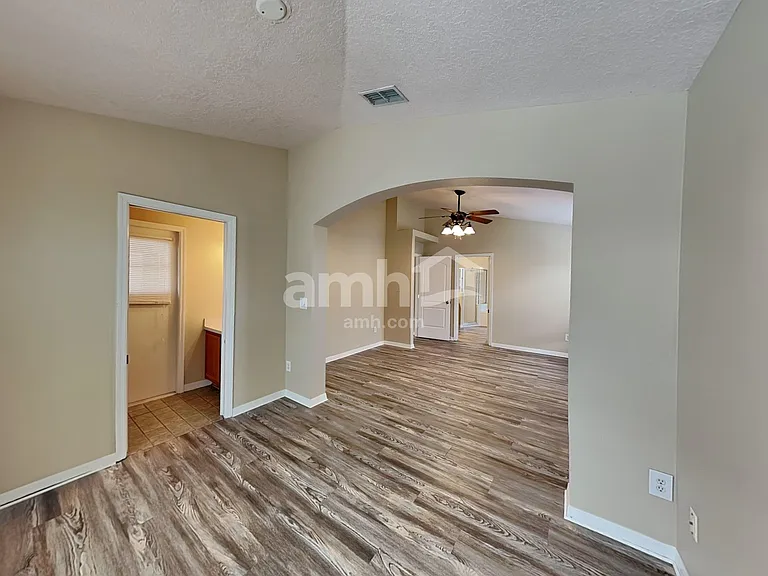 10222 Summer Elm Ave — Photo 17