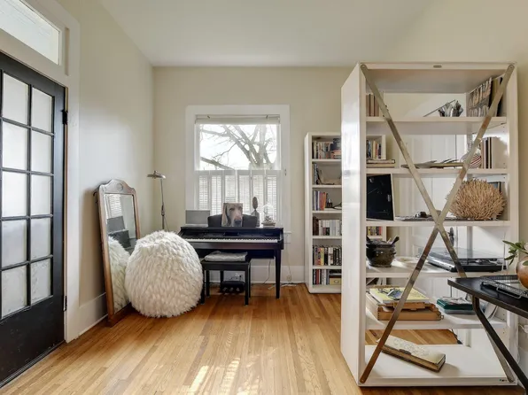 221 N Johnson Ave, San Marcos, TX 78666