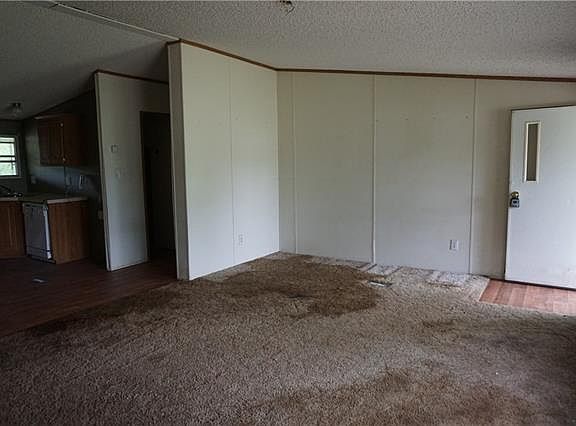 2nd image of 1917 Whispering Oaks St