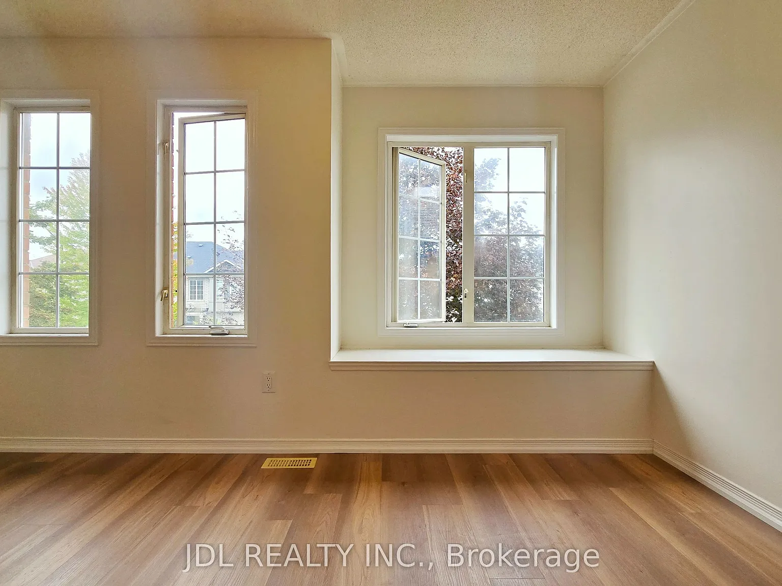 3 bed, $3,400 — Photo 2