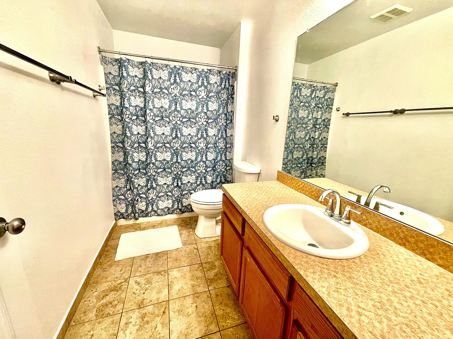 4 bed, 3.0 bath, 1727 sqft, $1,213 — Photo 2