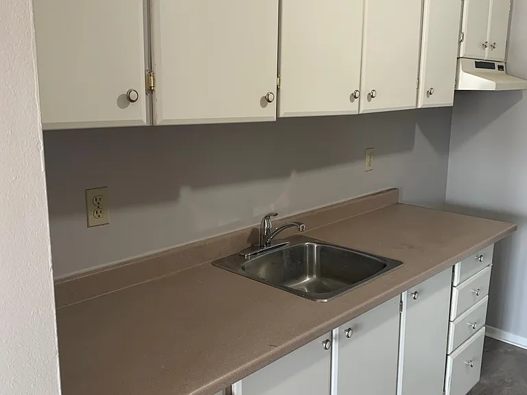 810 Pinecrest Rd — Photo 11