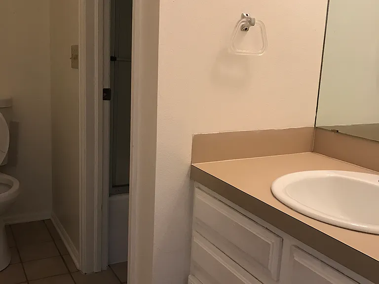 1610 Westbridge Dr #18 — Photo 5