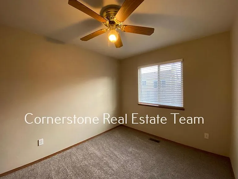 1345 Coolcrest Dr — Photo 15