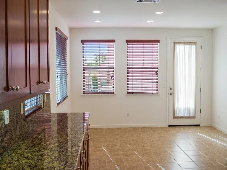 437 Carema Ct — Photo 9