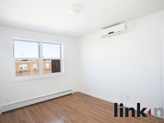 5th image of 198 Brinsmade Ave #2