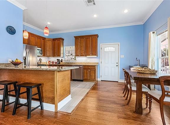 4th image of 3108 College Ct