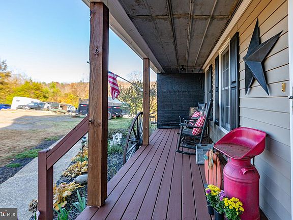 3rd image of 81 Leyland Farms Dr