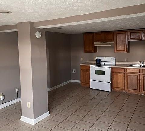 3rd image of 926C E Main St #926C