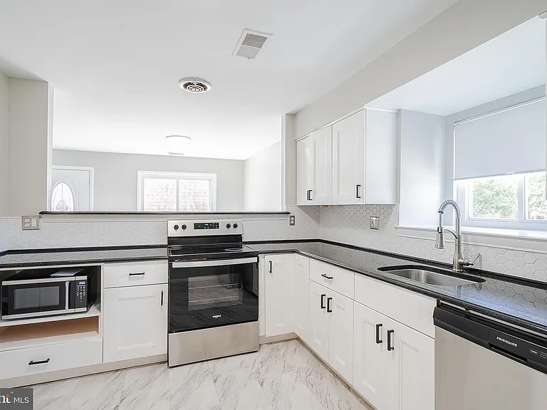 7932 Silverada Pl #126E — Photo 15