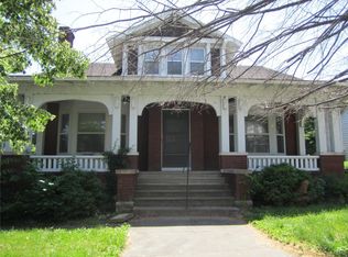 318 N 3rd St, Louisiana, MO 63353