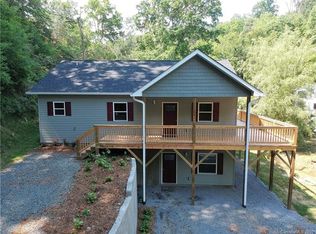 1 Azalea Dr, Clyde, NC 28721
