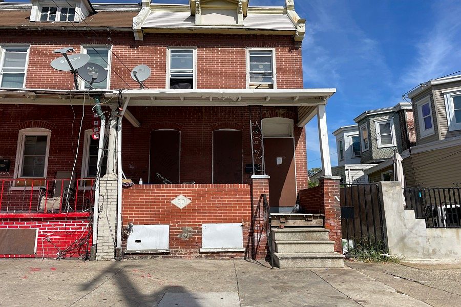 2nd image of 1501 W 3rd St