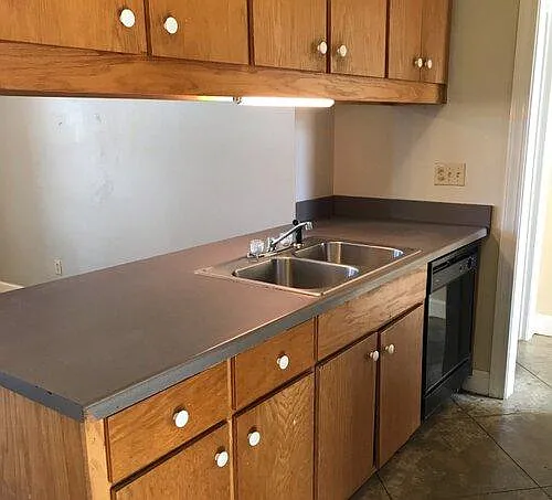 4 bed, 1958 sqft, $2,000 — Photo 4