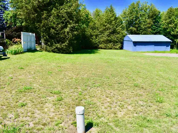 1034 Emmet St, Petoskey, MI 49770