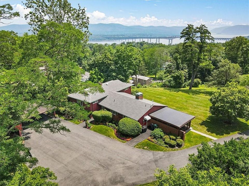 1st image of 8 Ashley Drive