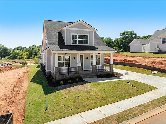 2nd image of 104 Benjamin Blvd