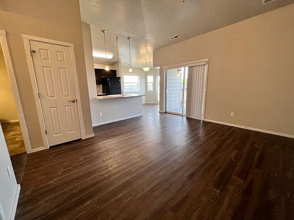 4th image of 811 E Ensolarado St #4