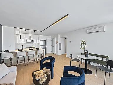 5th image of 440A Elizabeth Ave #1