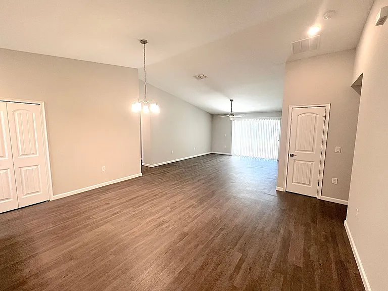 32 Postman Ln — Photo 5