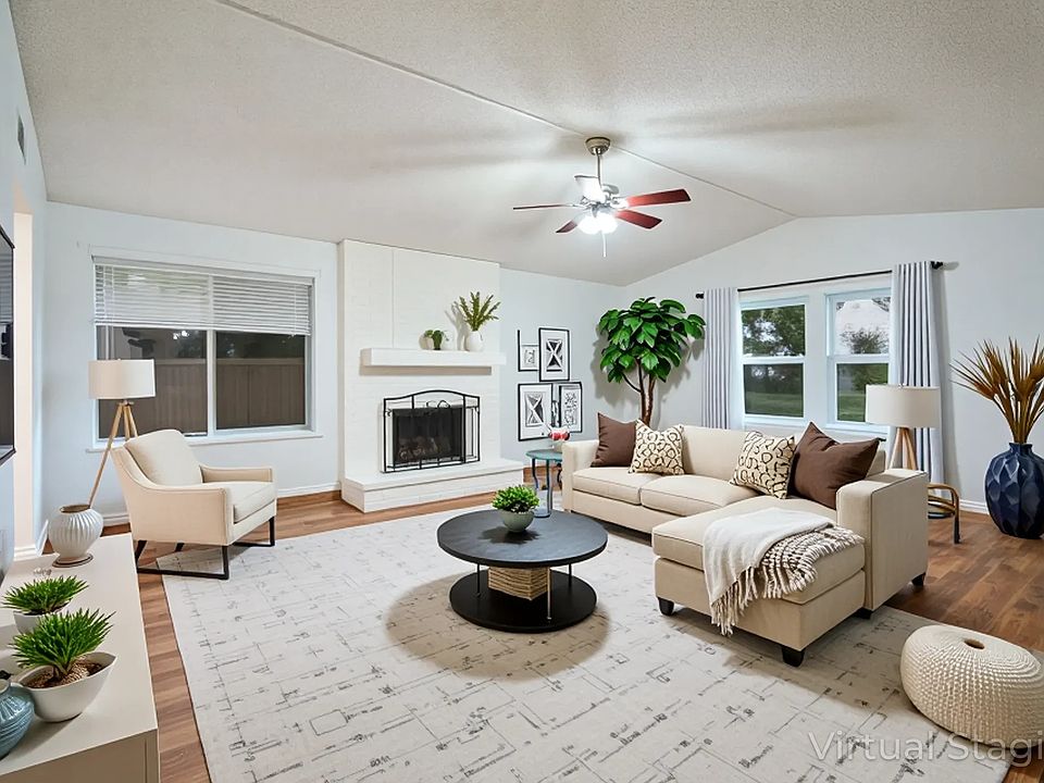 1st image of 2520 Majestic Dr