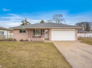 9017 Hensley Dr, Sterling Heights, MI 48314