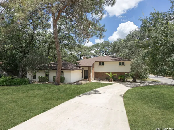 301 Sagecrest Dr, Hollywood Park, TX 78232