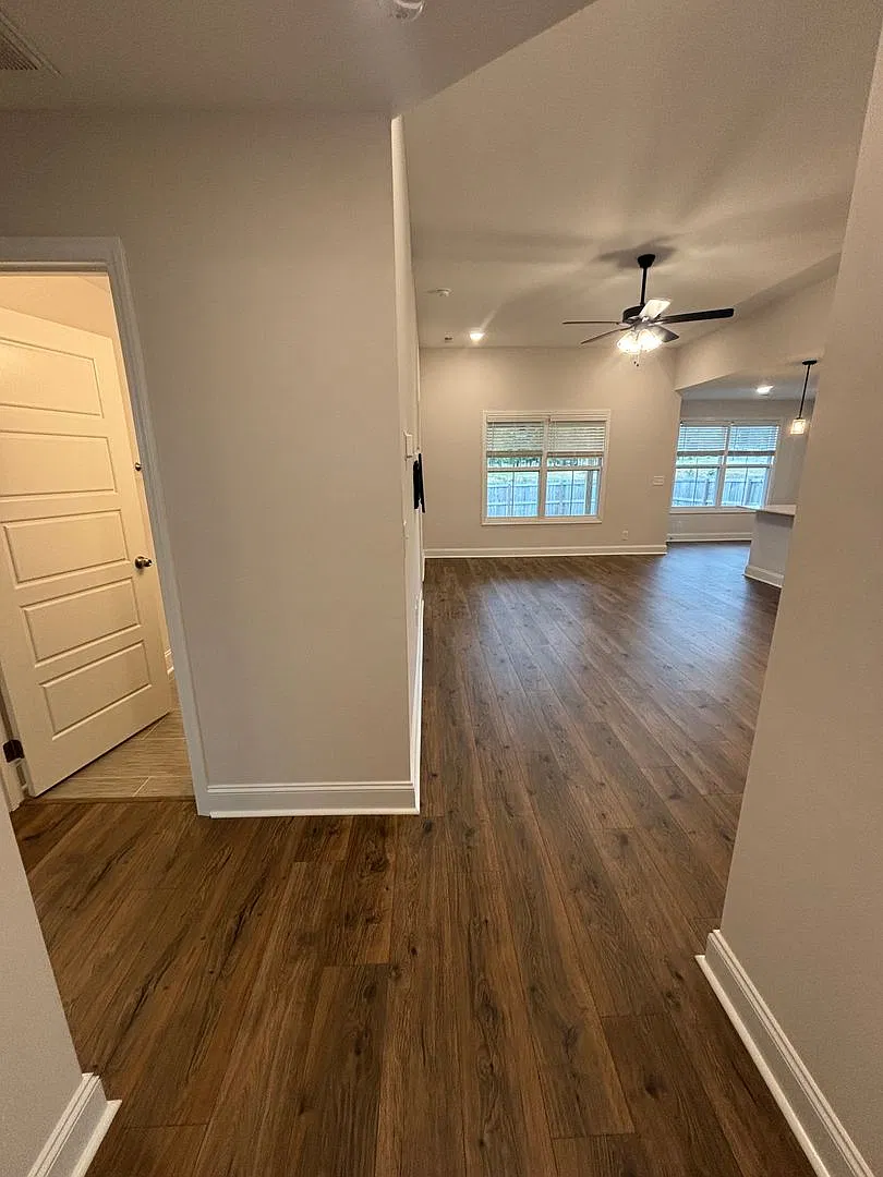 Beautiful Ranch Home for Rent, Fenced Backyard & Washer/Dryer Included! — Photo 4
