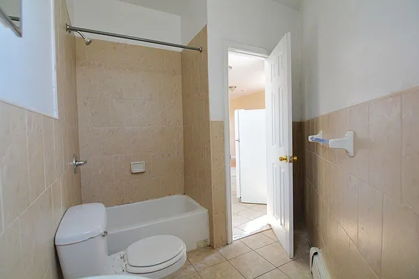 Rented by Hagstrom Management Inc | media 17