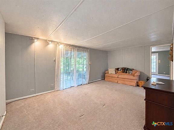 5th image of 221 Clore Rd