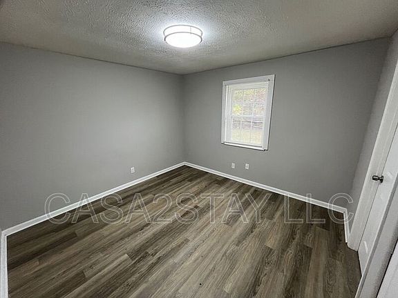 4th image of 670 Knox Blvd Unit 28